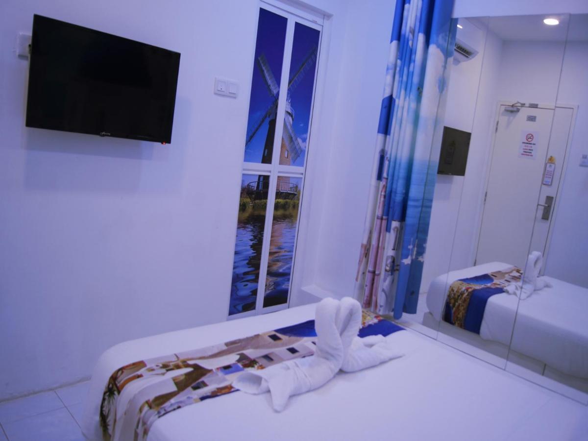 Santorini Hotel Melaka Экстерьер фото